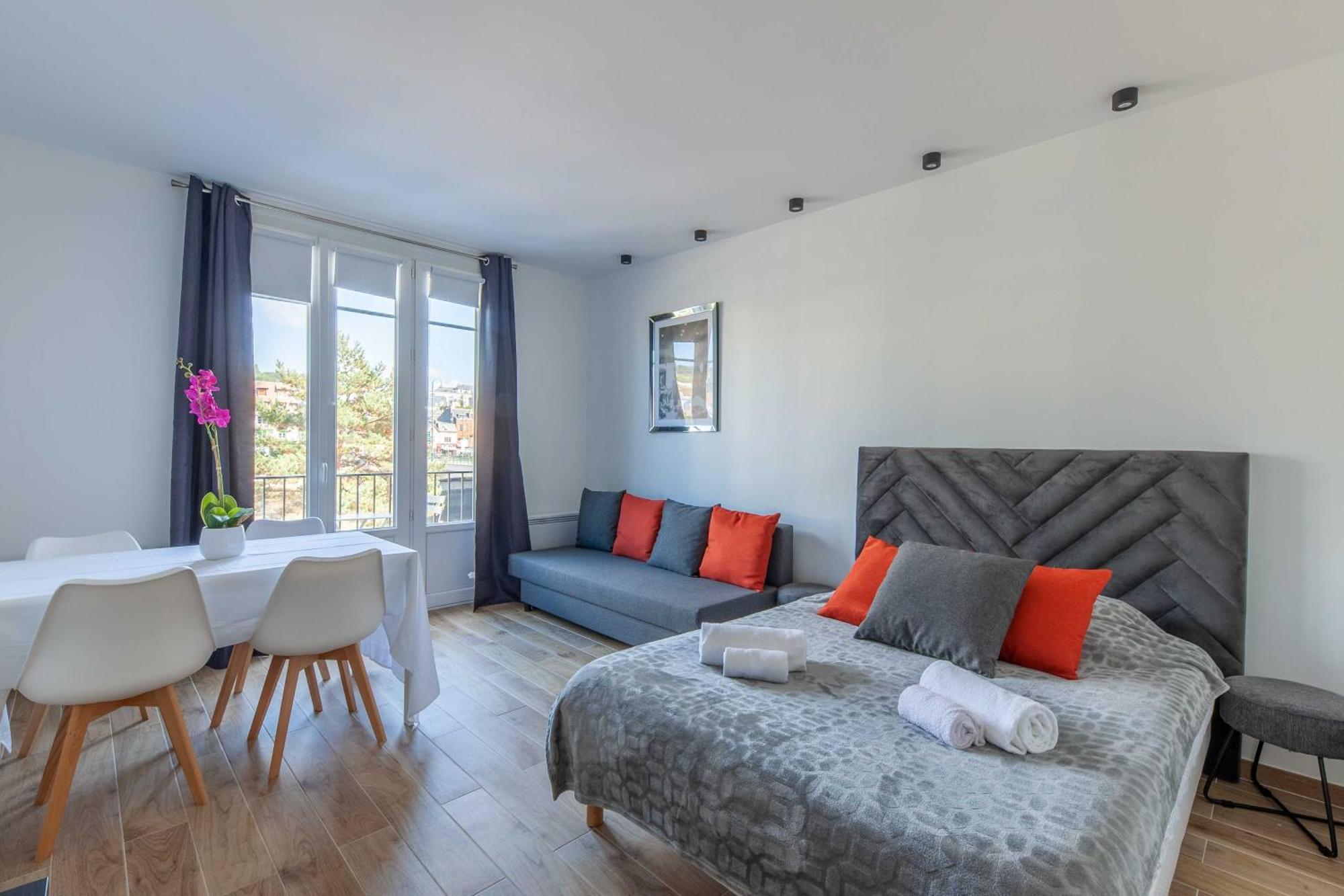 Studio Sleeps 4 With Terrace, 500M Place Morny Довиль Экстерьер фото