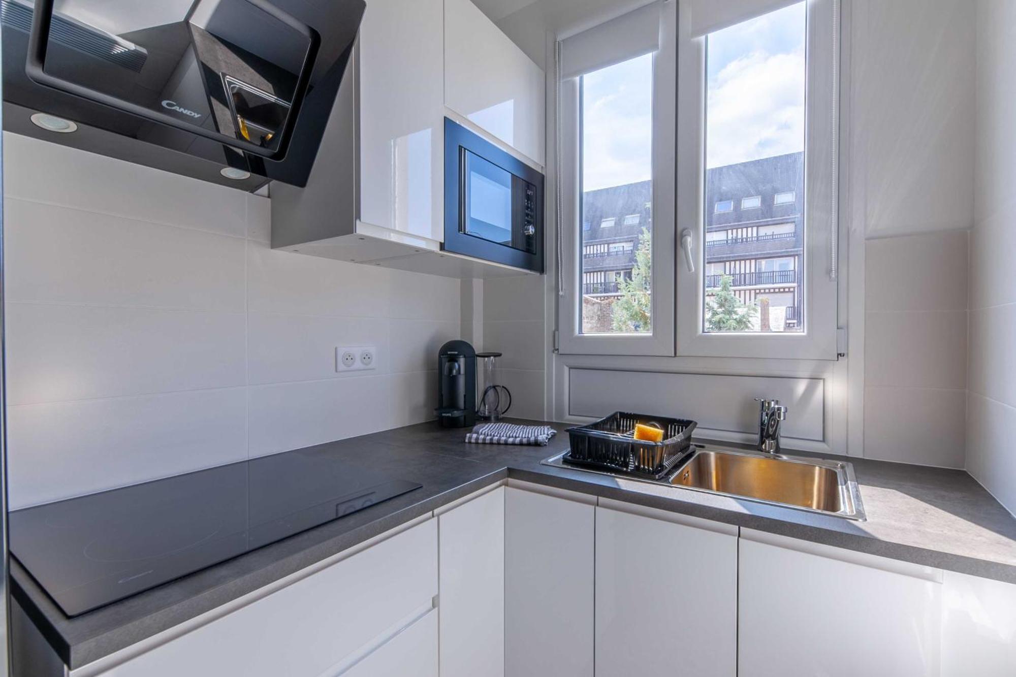 Studio Sleeps 4 With Terrace, 500M Place Morny Довиль Экстерьер фото